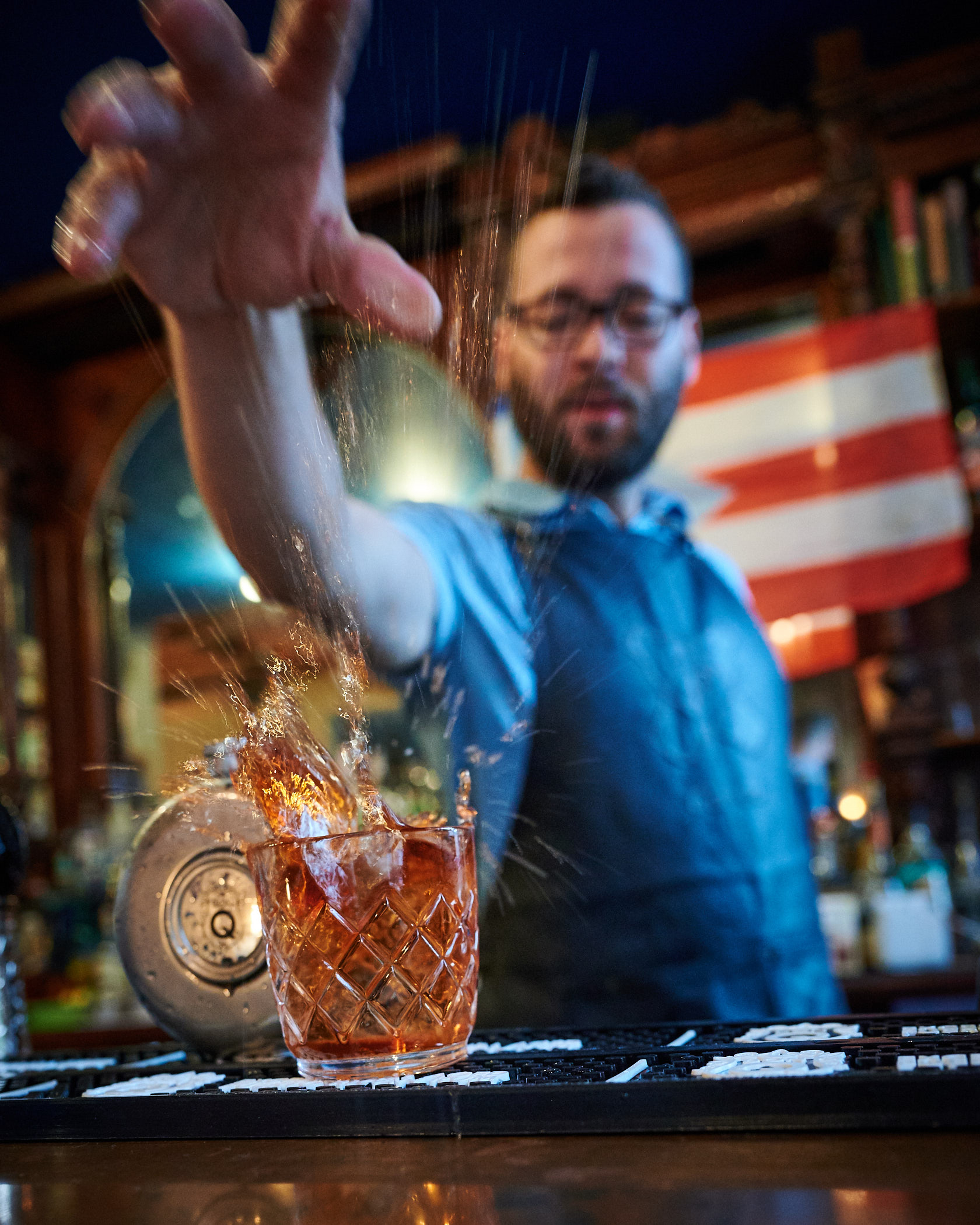 La Factoria Ice Cube Drop into Negroni